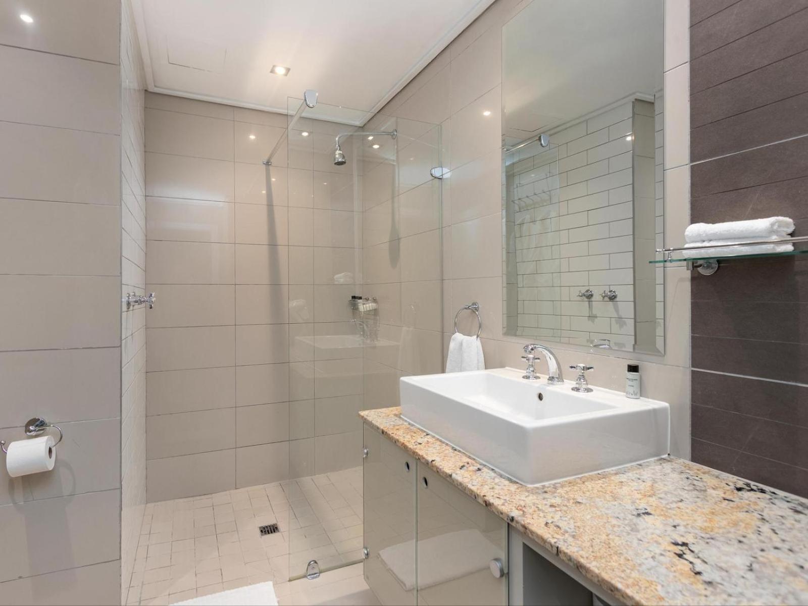 Cape Royale Apartments With Cape Finest Cape Town Room photo